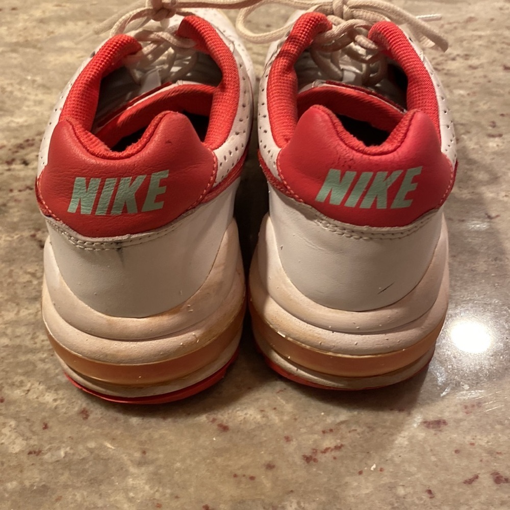 Nike Air womens size 10 sneaker. 
Very good condition - Picture 3 of 6